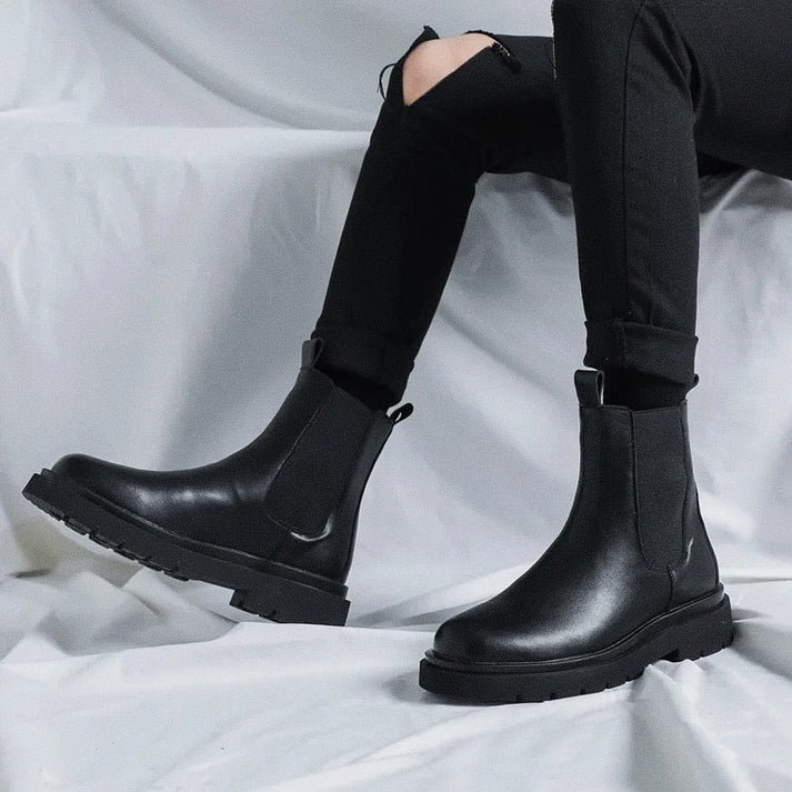 Bota Chelsea Masculina Drauffen DF280 com cano alto e couro premium, estilo clássico britânico e conforto ideal para compor looks elegantes e modernos.