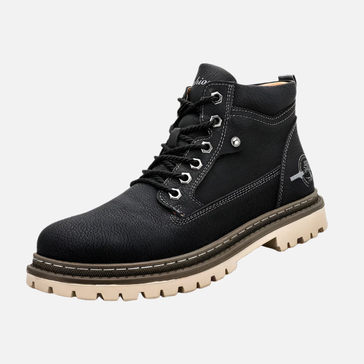 Bota Masculina Casual Drauffen DF282 com visual urbano moderno, acabamento impecável e conforto ideal para looks sofisticados e versáteis.