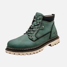 Bota Masculina Casual Drauffen DF282 com visual urbano moderno, acabamento impecável e conforto ideal para looks sofisticados e versáteis.
