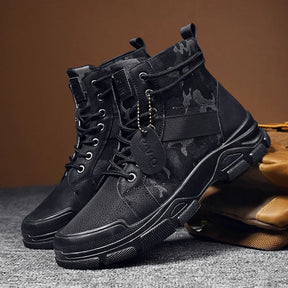Bota Masculina Militar Drauffen DF267 em couro legítimo com solado antiderrapante, forro macio e estilo robusto para conforto e elegância no dia a dia.