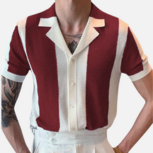 Camisa Polo Masculina de Crochê Drauffen DF120, confeccionada em tecido macio, com gola polo, modelagem ajustada e listras em blocos de cores para um visual sofisticado.